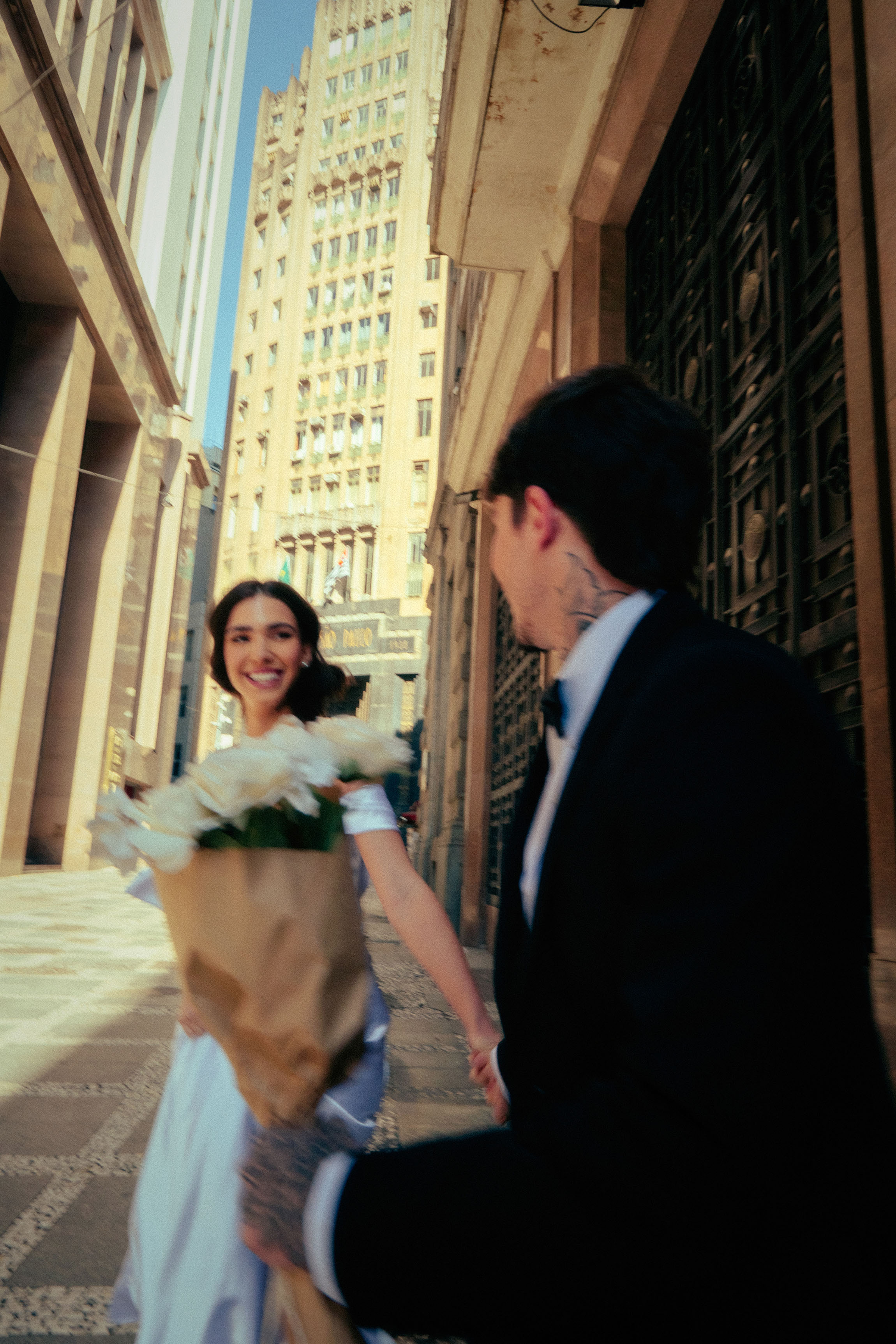 Editorial casal urbano em preto e branco — Sthepanie e Matheus