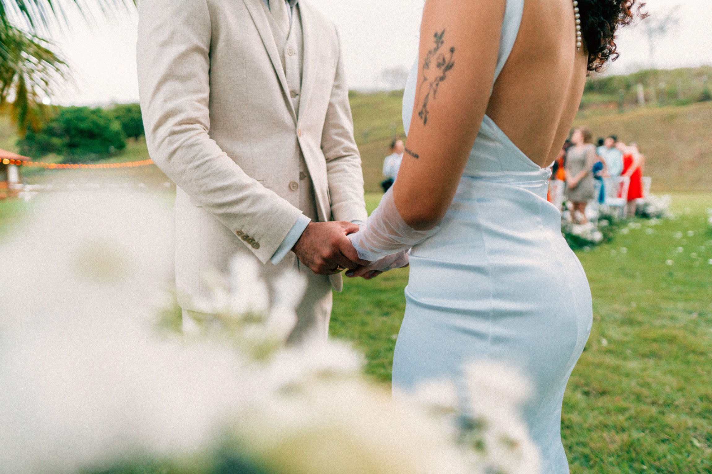 Paisagem da festa de casamento no jardim - Hemi & Cesar